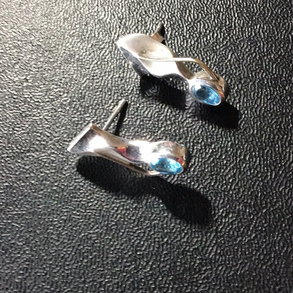 Jewelry - Picture 3 of 3